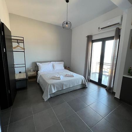 Apartamento Lookis Sea View Near Airport Artemida  Exterior foto