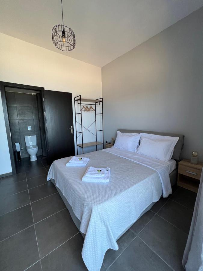 Apartamento Lookis Sea View Near Airport Artemida  Exterior foto